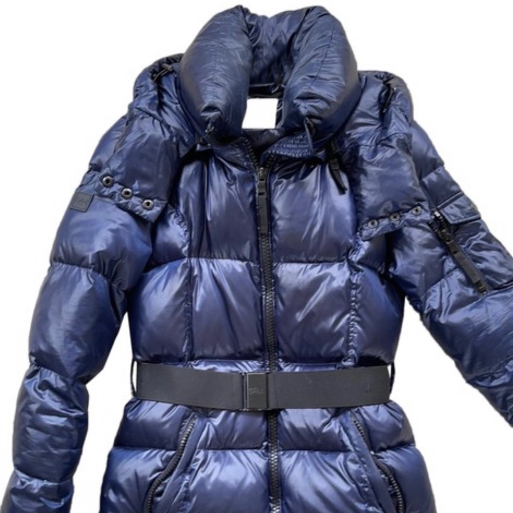 SAM. Down Coat in blue with belt. Size Medium. Excellent Condition!